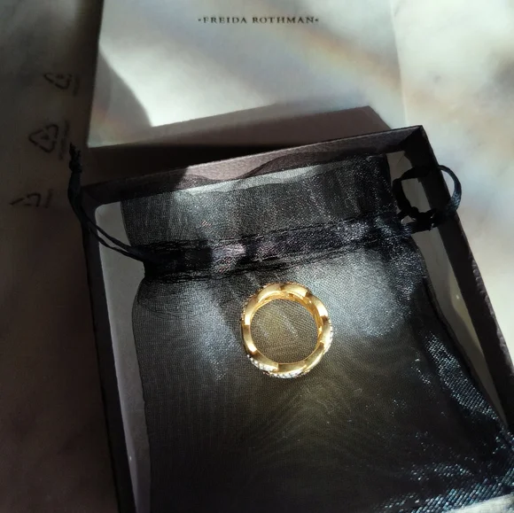 Freida Rothman Gold & Diamond Women's Ring - Paived Iced - Size 8 - New in Box - Picture 7 of 16